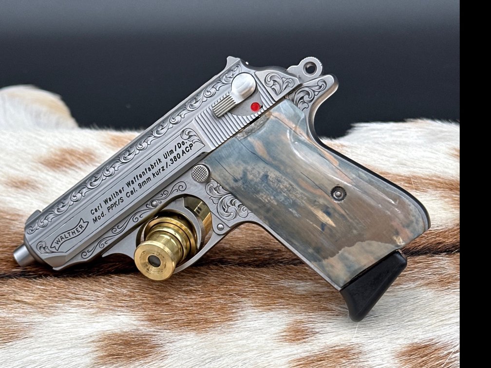 Walther PPK/S .380, Hand Engraved