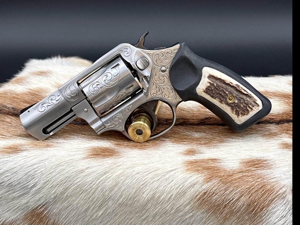  Ruger SP101 9MM Revolver 2 1/2” Barrel RARE Hand Engraved