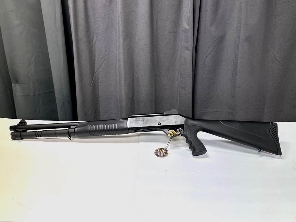Landor Arms LND304, NIB 12 gauge shotgun with accessories
