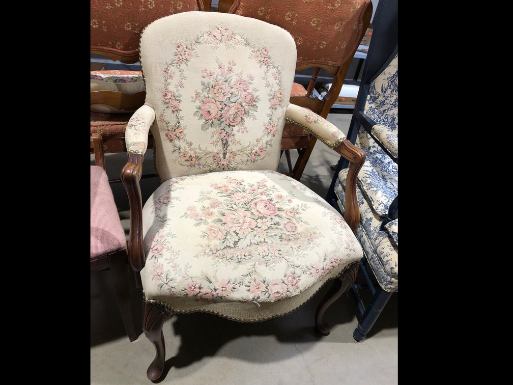 Wooden cushioned chair 