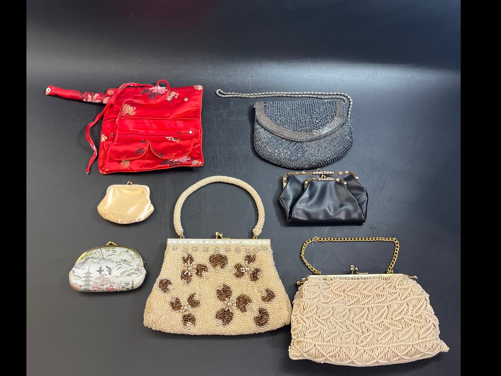 Clutches and coin bags 