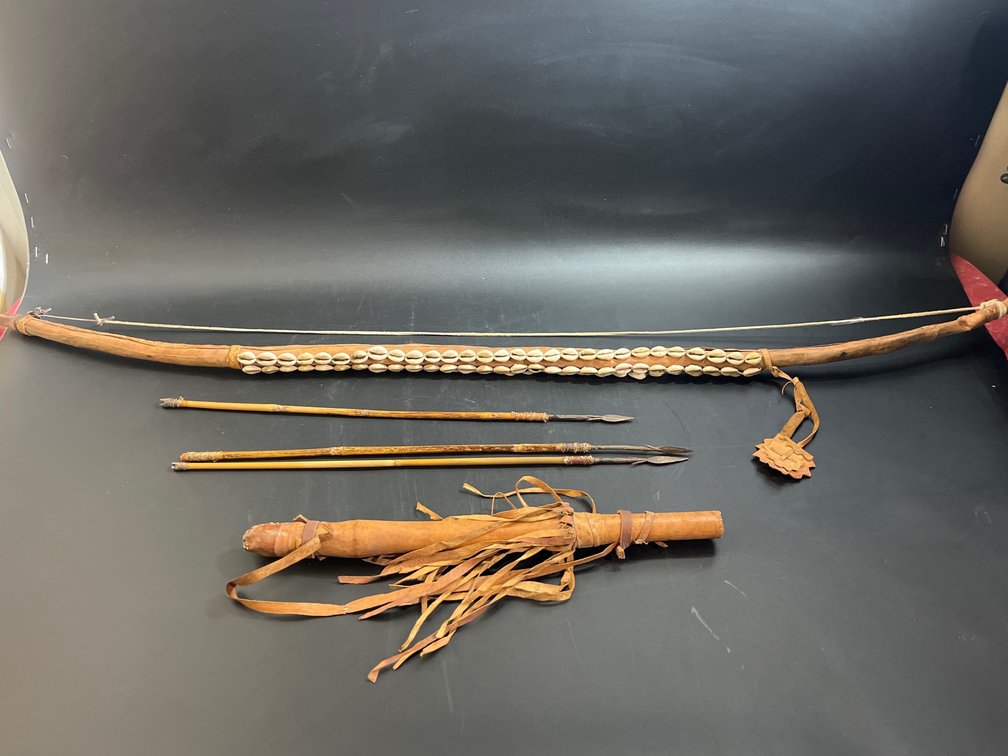 Bow & Arrows handmade with shells 