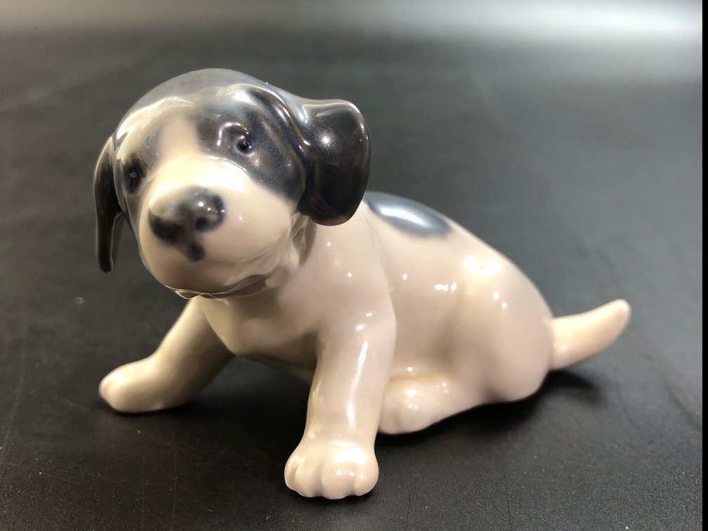 Royal Copenhagen Pointer Puppy Figurine by Erik Nielsen 