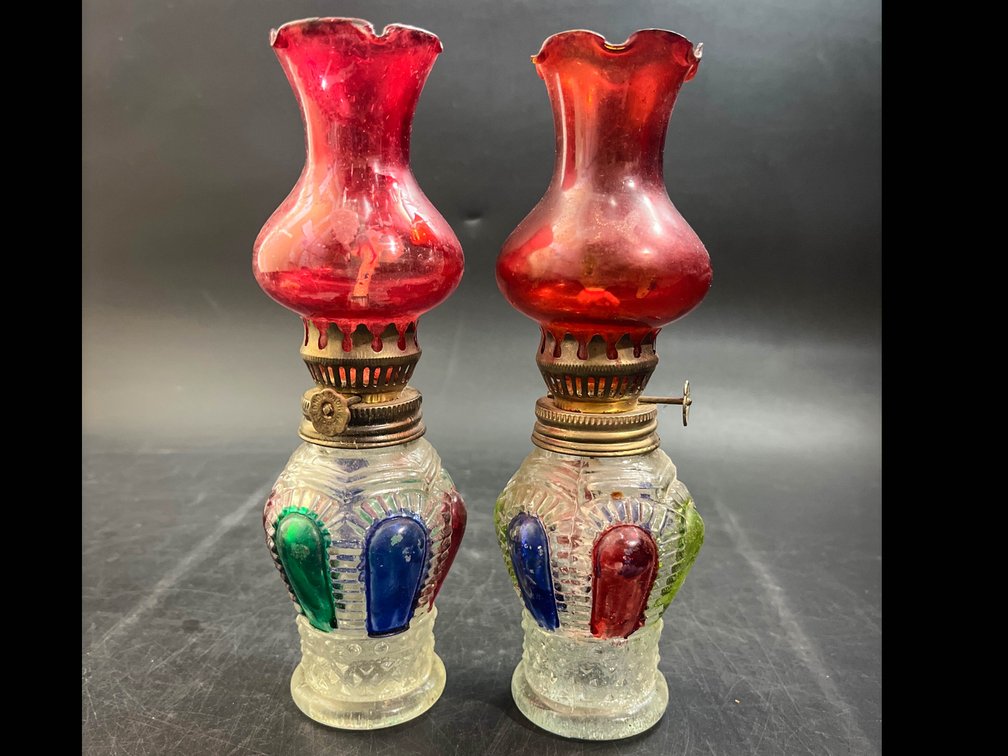 Hurricane oil lamp lantern hing kong king crown flash color pressed glass, 8”