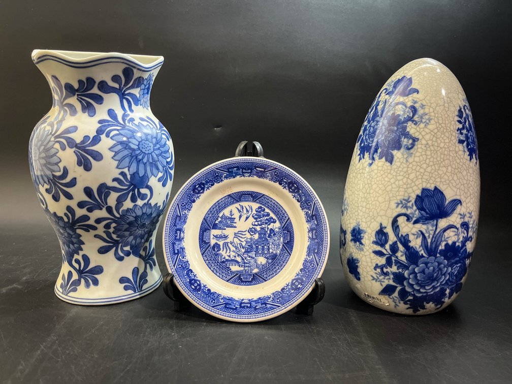 Blue & White Porcelain Wall Pocket Half Vase Hanger, buffalo china inc decorative plate, 