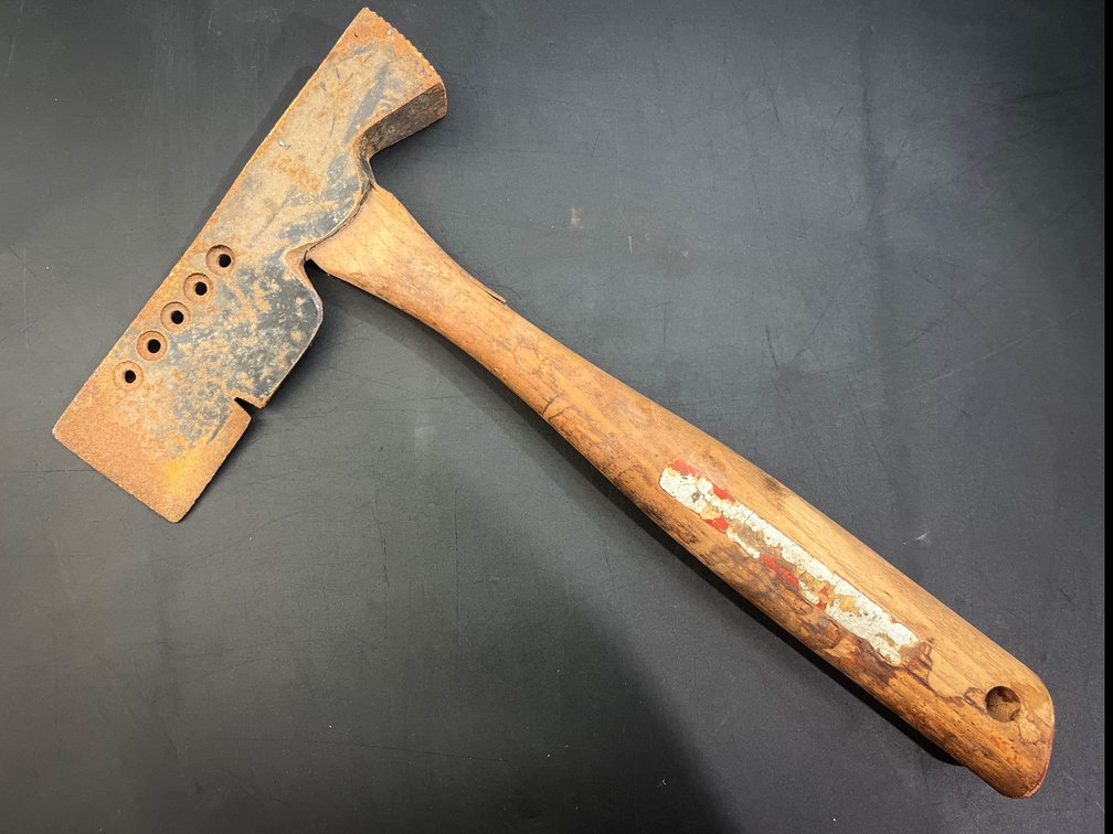 Roofing hatchet 
