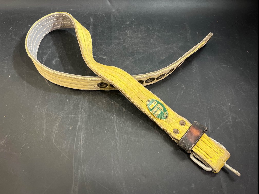 Lineman electrician utility pole tree climbing belt 