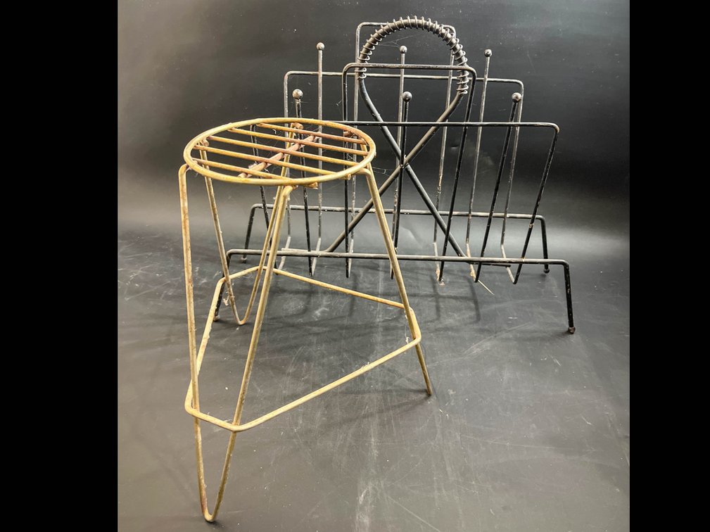 Metal magazine rack and planter holder 