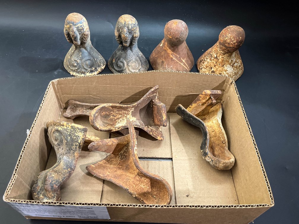 Antique cast iron claw and ball tub feet 