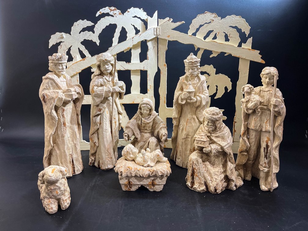 Paper pulp nativity set 