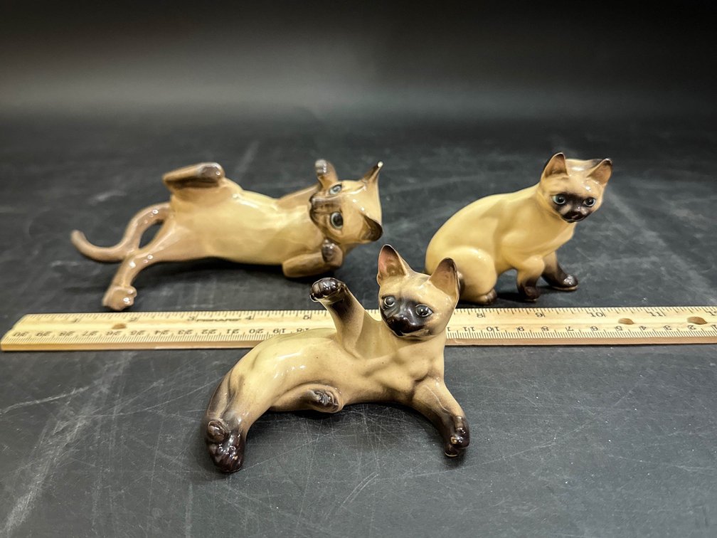Vintage Lefton Sitting Siamese Cat Figurines