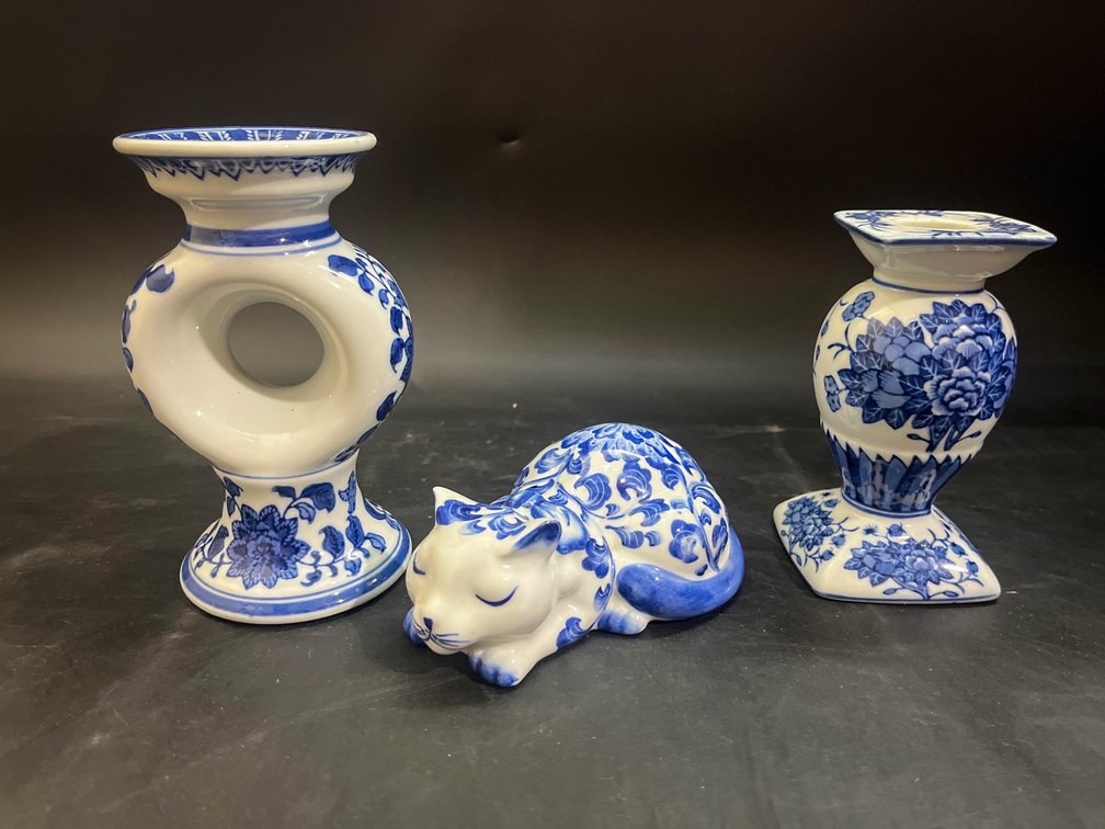 Andrea By Sadek porcelain cat figurine, two porcelain candlestick holders