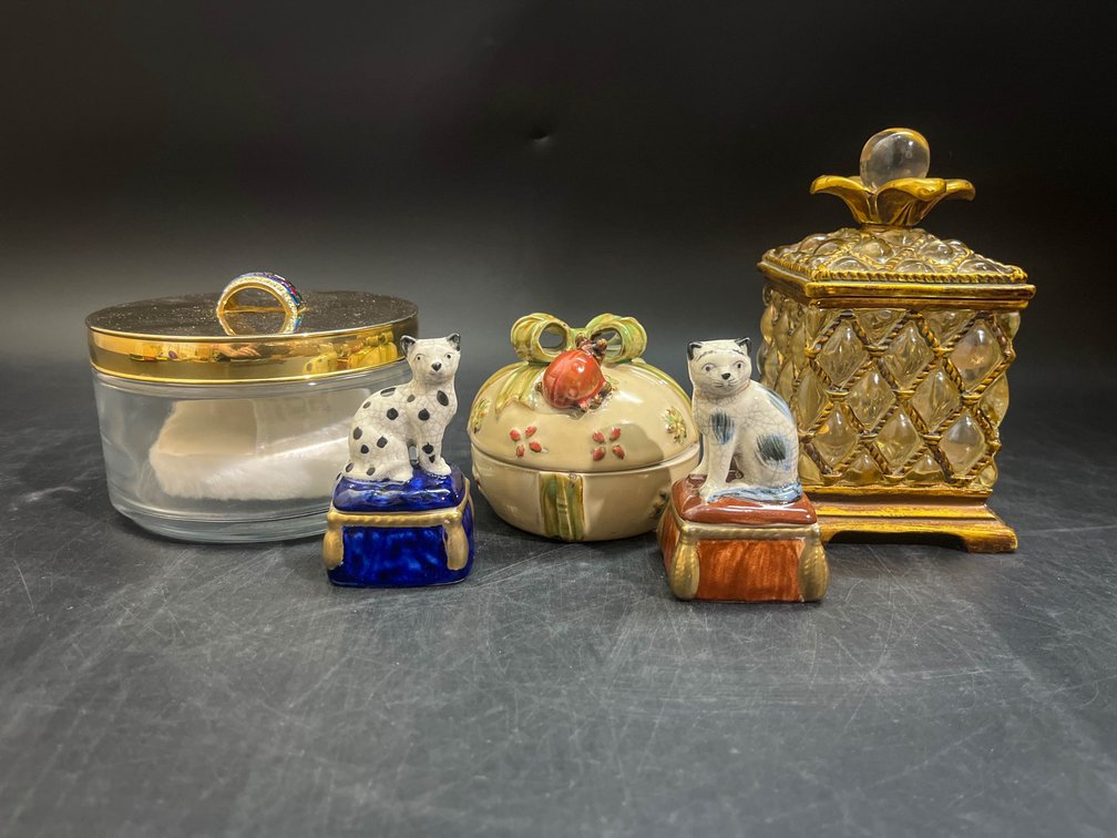 Five trinket boxes 