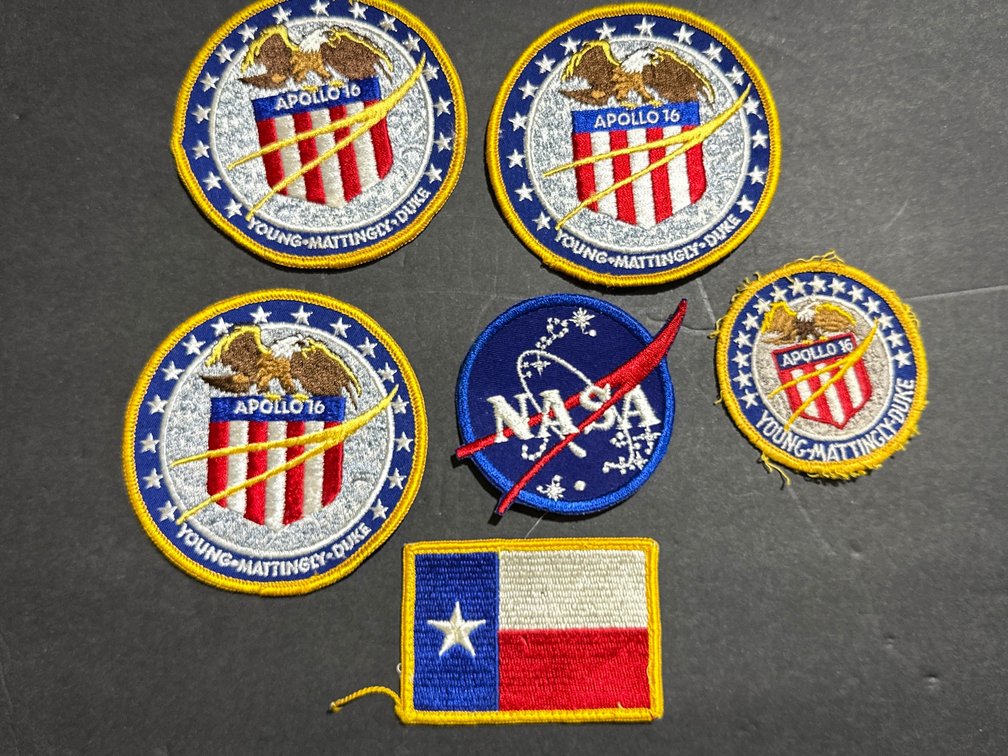 Patches NASA, Apollo16 and Texas Flag