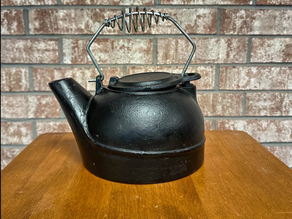 Vtg Cast Iron Kettle 