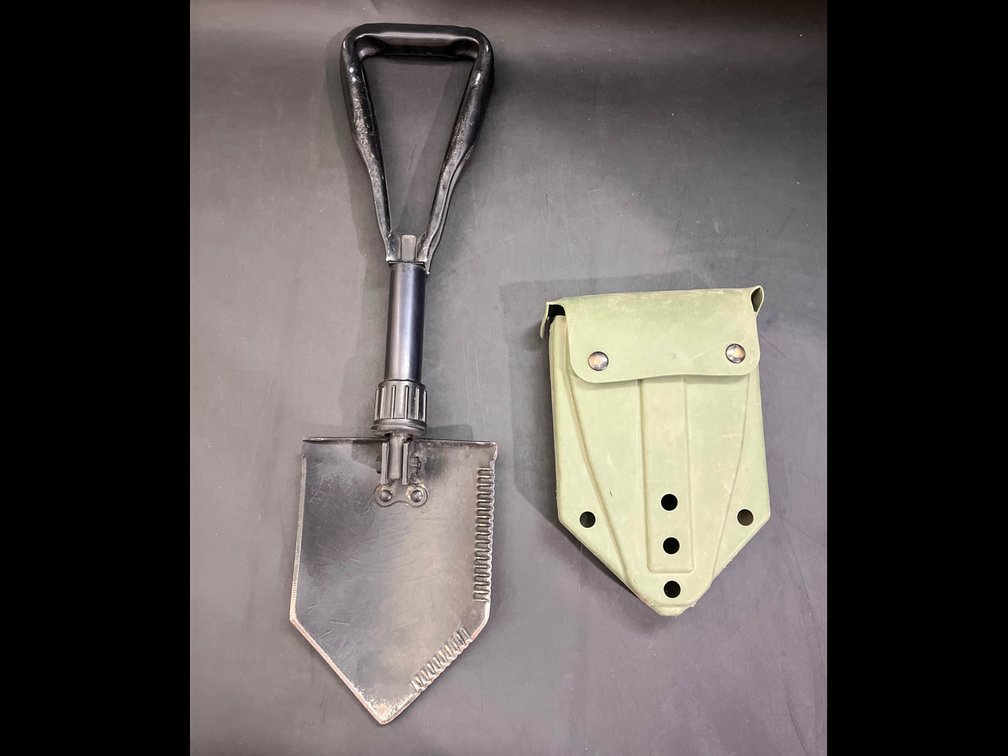 Military Entrenching Tool With Carry Case