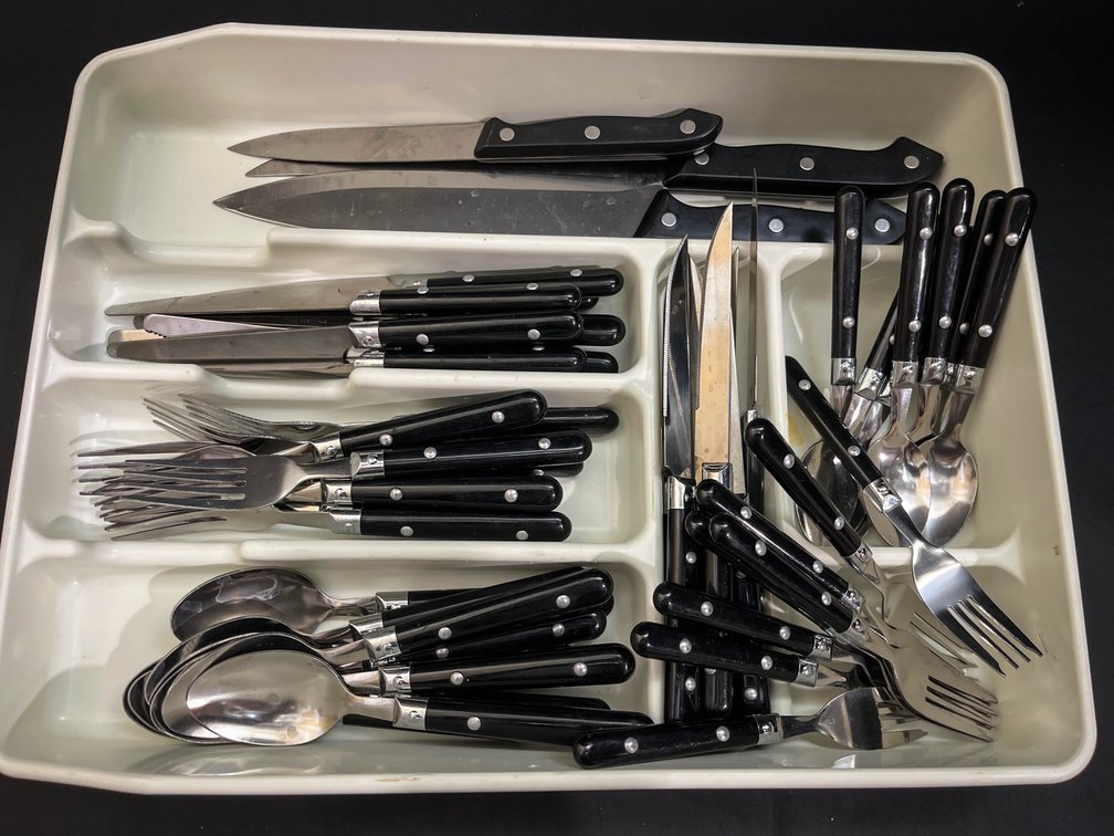 Cutlery and organizer 