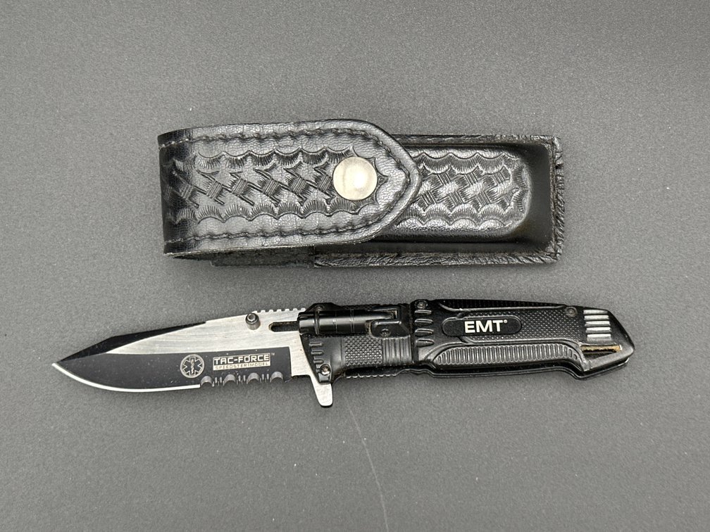 EMT Pocket Knife 3.5 Blade & Leather SafariLand Knife Case 