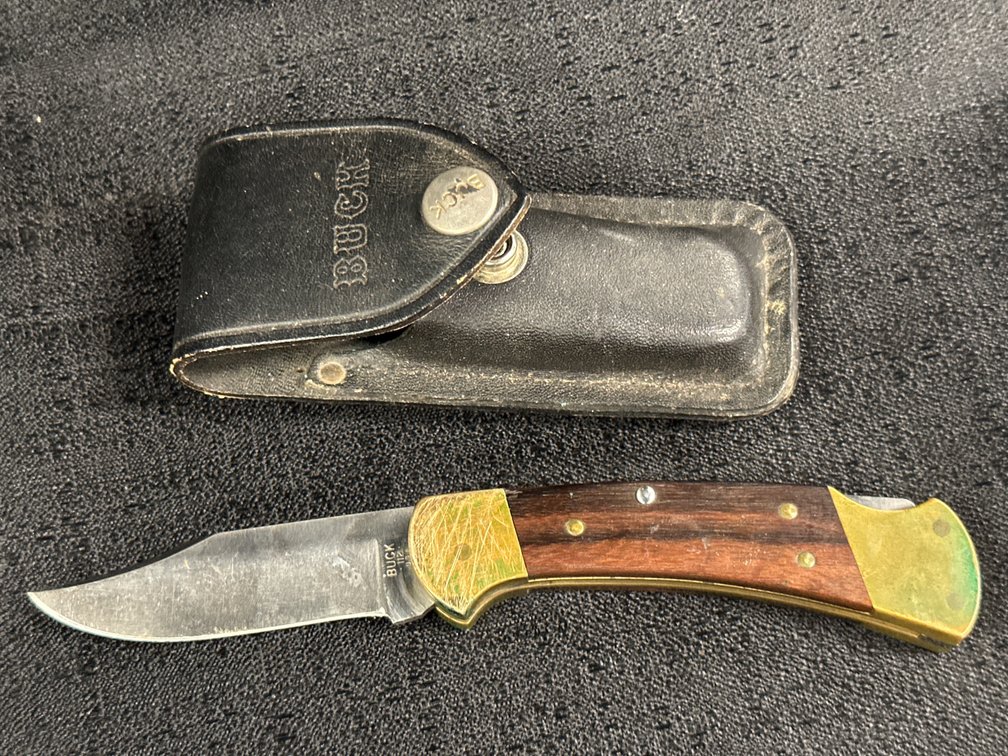 Buck Knife 3” and Case