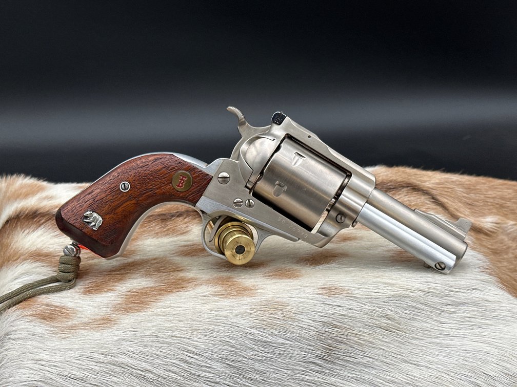 Ruger custom Super Black Hawk 44 mag 3 inch barrel