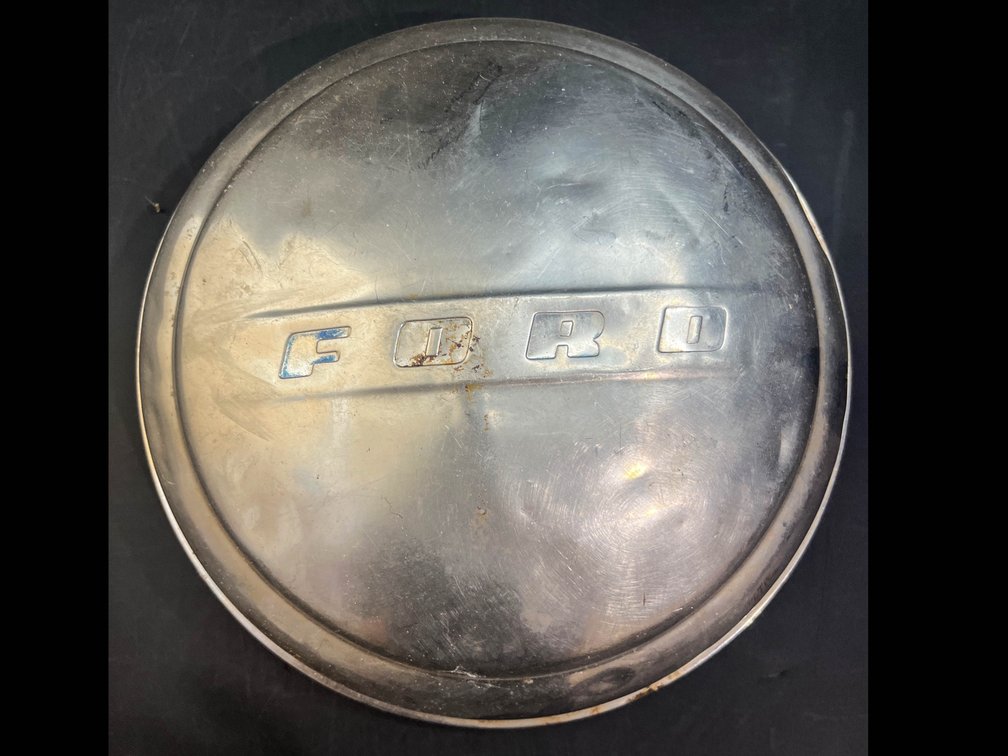 1947/48 ford hubcap