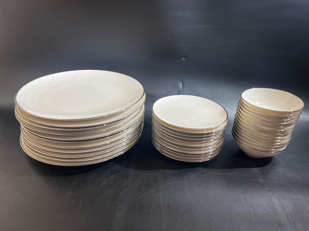 Noritake Ivory China Lorelei plates and bowls