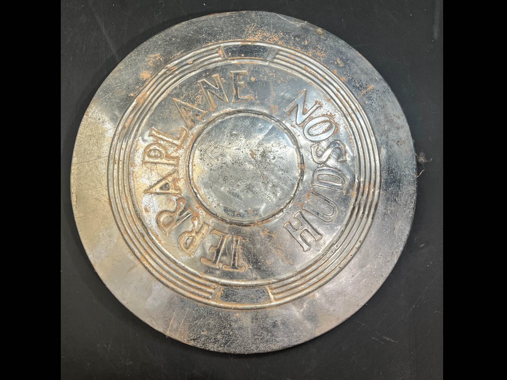 1938 Hudson Terraplane Automobile hubcap