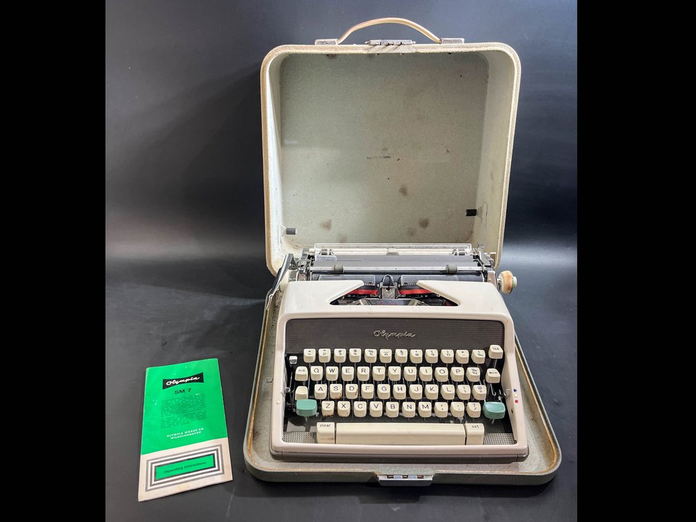 Vintage Olympia SM7 Deluxe Typewriter