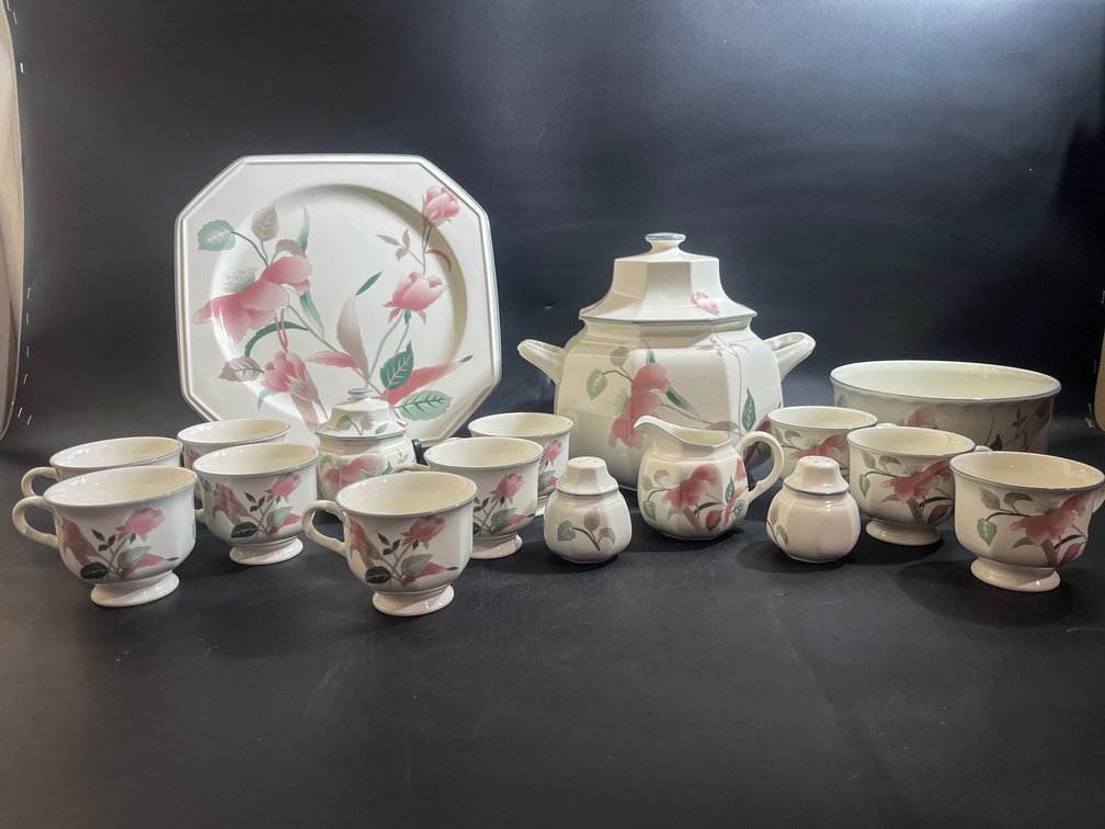 Mikasa Continental f3003 Silk flowers, teacups, serving plate, sugarbowl, creamer, salt and pepper shakers, etc