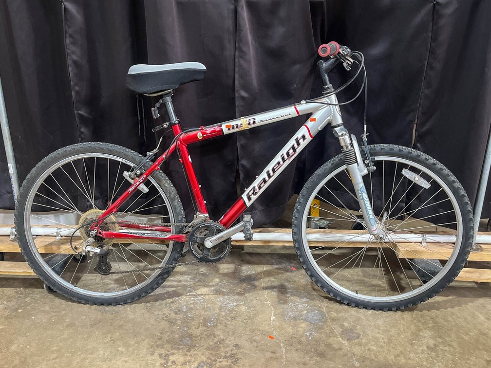 Raleigh M40 mountain bike