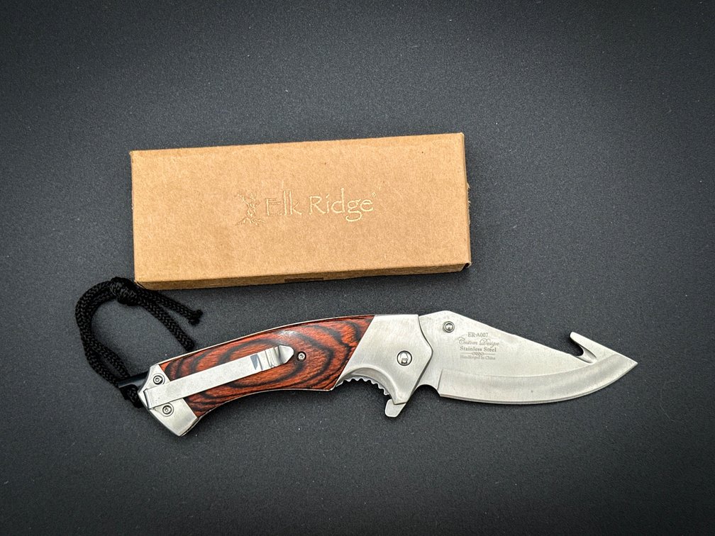 Elk Ridge Custom Pocket Knife with Flint 