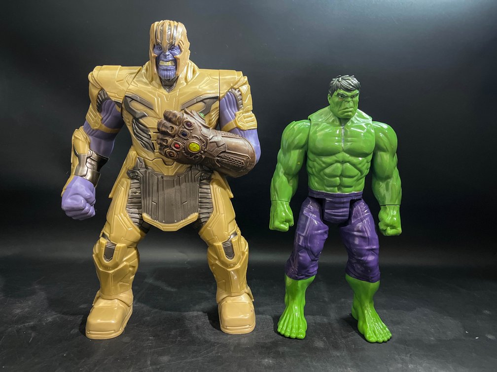 Marvel Avengers Endgame Power Punch 13.75 in Thanos, Avengers Marvel 6-Inch Action Figure-Hulk 