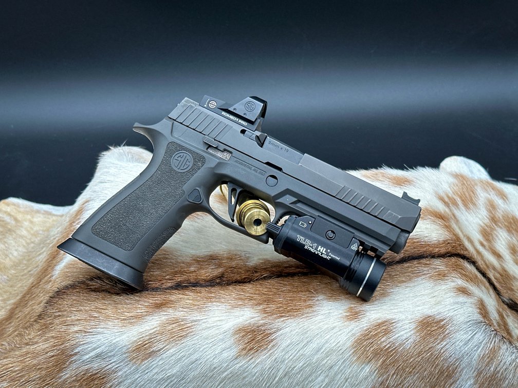 Sig Sauer P320 X5 9mm with 3 mags, in Sig box, Sig Romeo 1 pro, Streamlight TLR-1