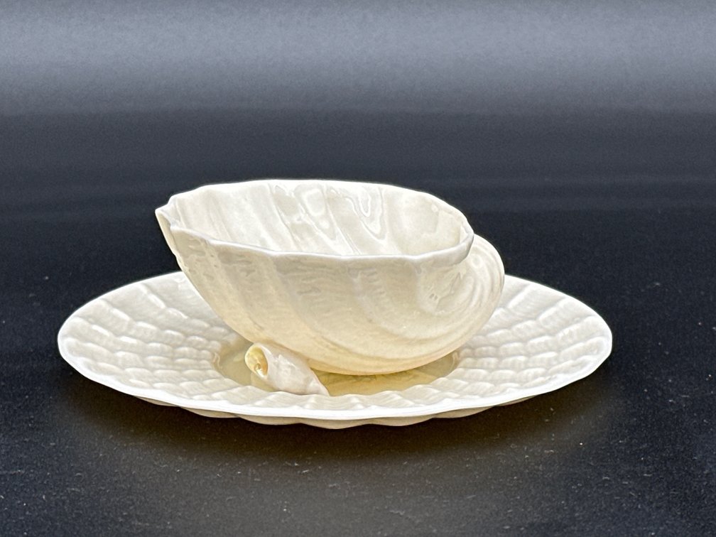 BELLEEK (IRELAND) Porcelain Sugar Dish Neptune Yellow