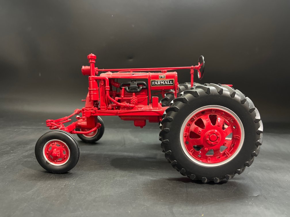 ERTL 1/16 Limited Edition Farmall F-20 Tractor