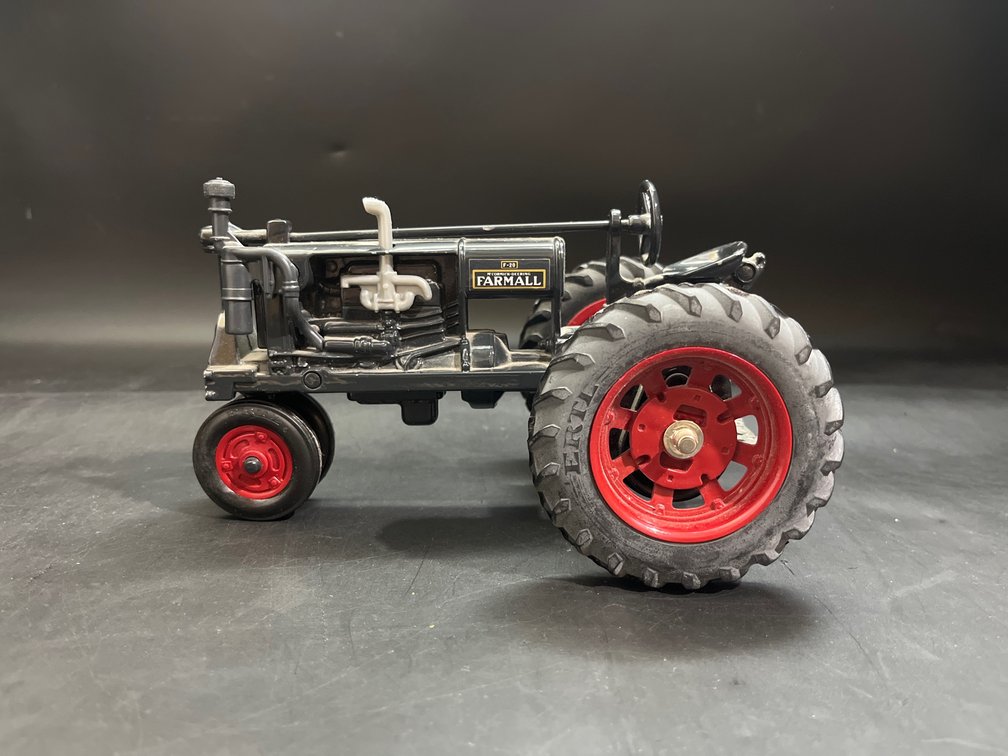 ERTL 1/16 Farmall F-20 Gray Tractor with Rubber Tires