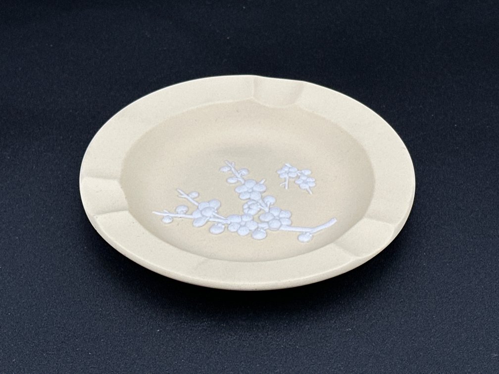 Wedgewood 4.25 inch cream colored ashtray made in England