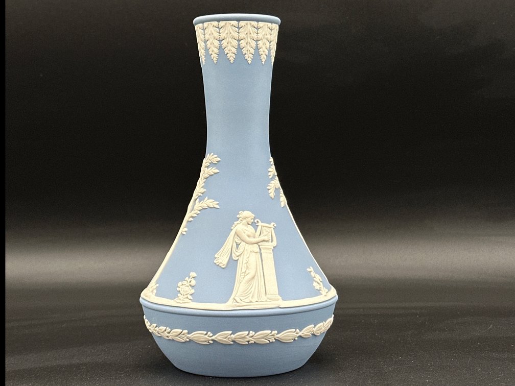 Wedgwood Blue Limited Edition Jasperware 7.5 " Bud Vase B14