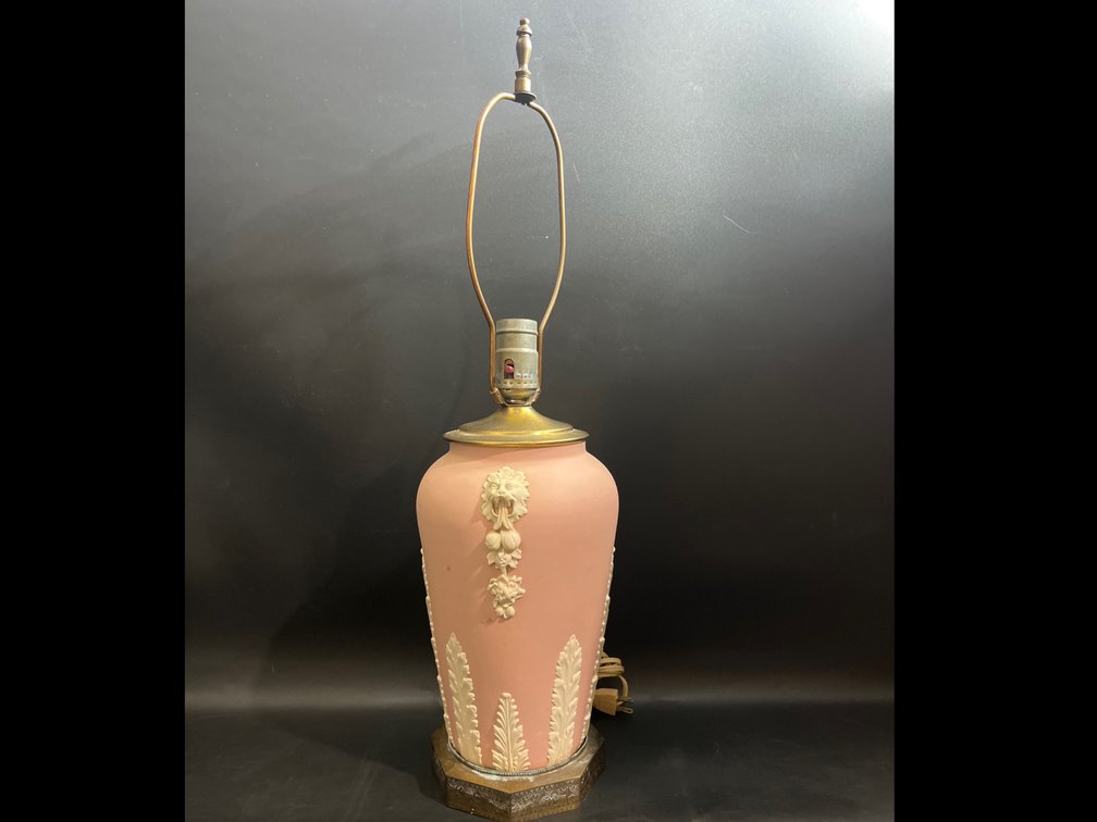 23” table lamp 