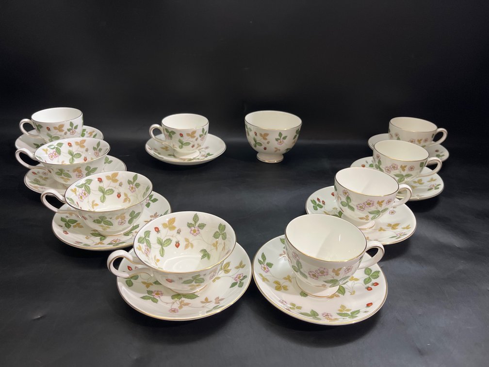 Wedgewood Bone China Wild Strawberry Teacups and saucers, and sugar bowl