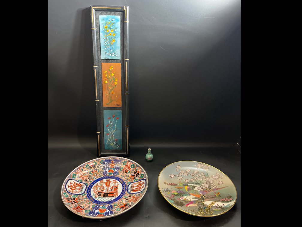 EW Japan hand-painted Imari ware ship plate, decorative plate, miniature glazed vase,