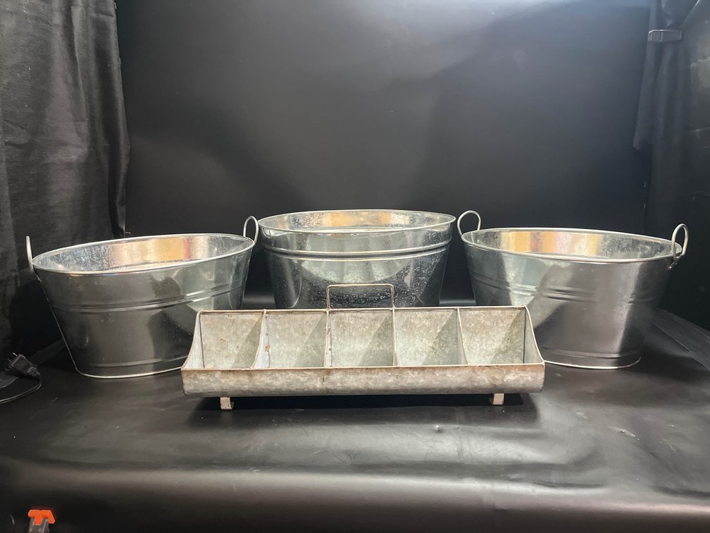 Metal decor 9” and 20”x5” 