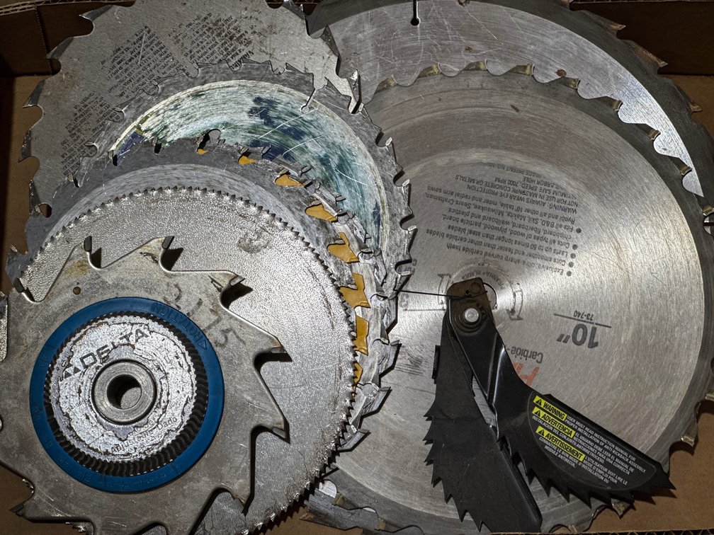 Assortment of Circular Saw Blades DeWalt, Delta, Black & Decker etc.