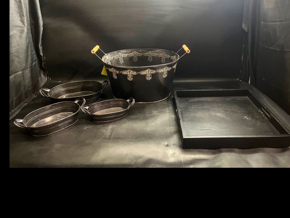 16” wooden tray, and metal buckets 