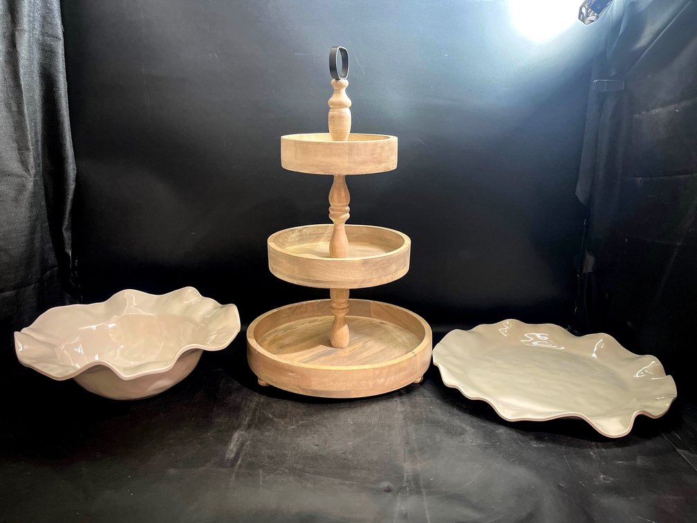 Serving bowl and plate with 3-tier server 