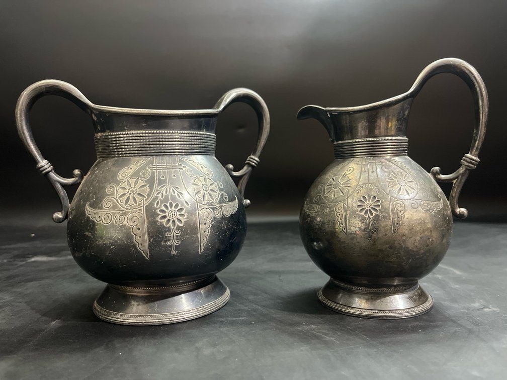 Vintage Meriden Britannia silver-plated sugar bowl and creamer set