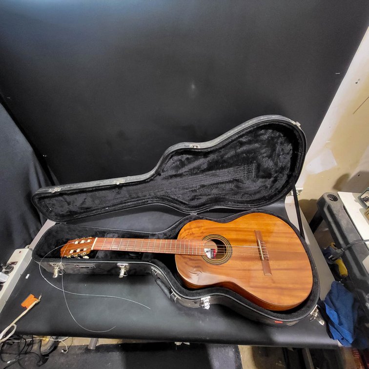 Guitarras Pilarte Classical Acoustic Guitar with Hard Case