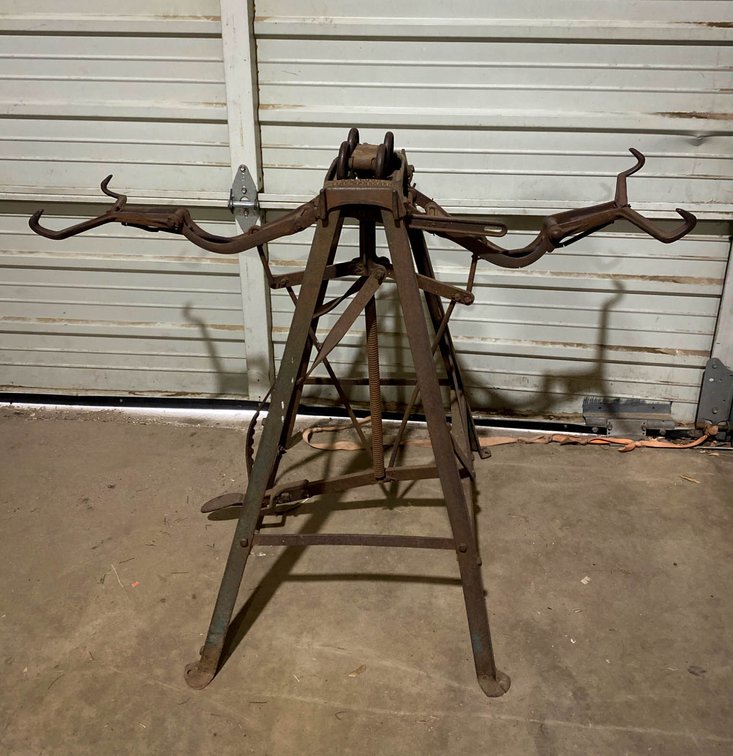Weaver Tire Spreader with Balloon Attachments
