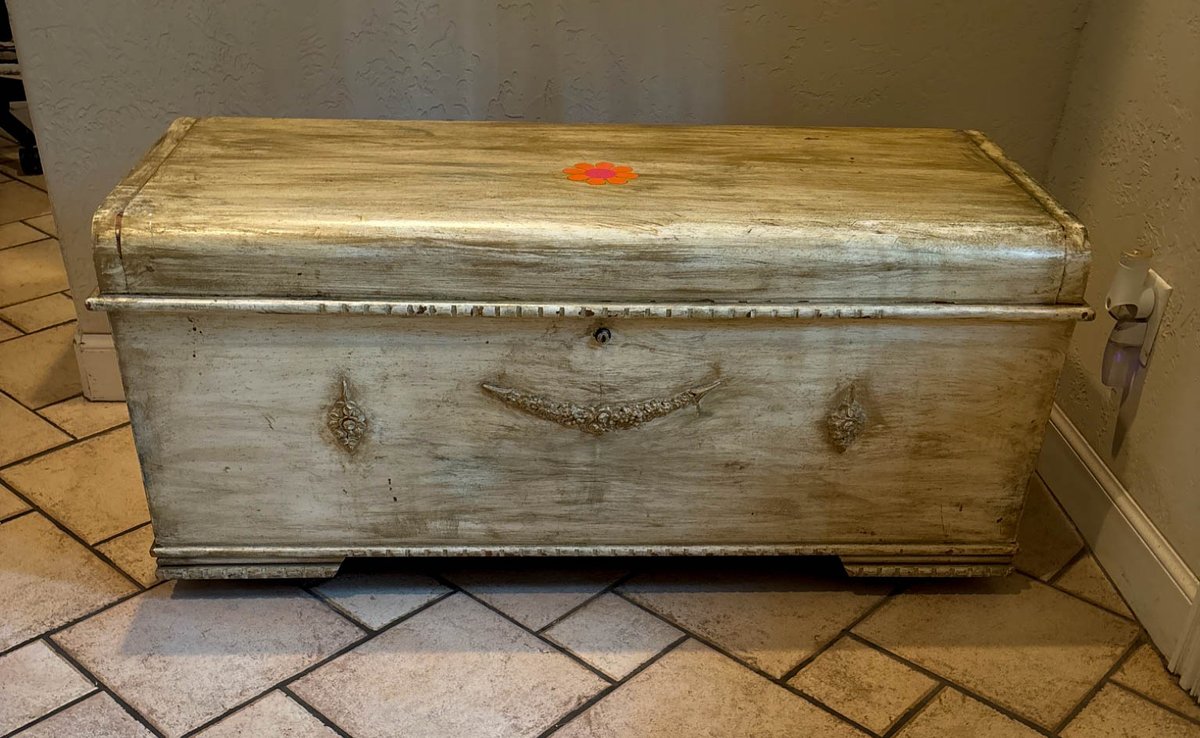 Lane Cedar Chest with Interior Compartments