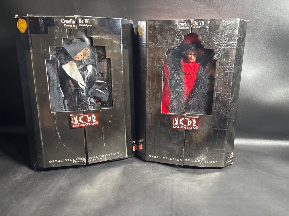Disney 101 Dalmatians Cruella De Vil Great Villains Collection Dolls – Pair